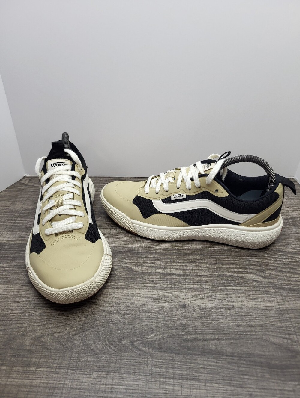 Vans UltraRange Exo Womens Size 8.5 Athletic Shoes Sneakers Tan Beige